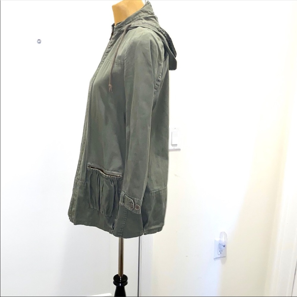 Cost - Picture 2 of 3